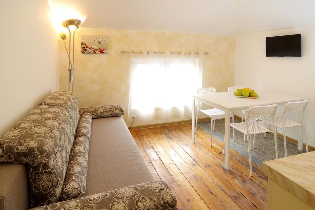 Art Guesthouse Vintage Burgas Stad Buitenkant foto