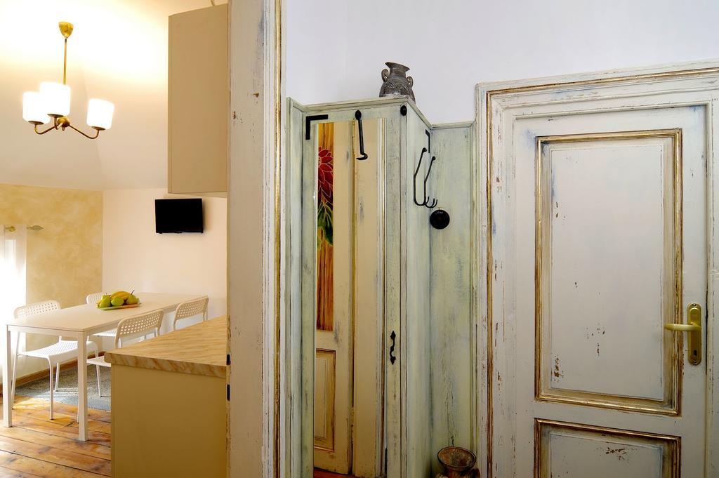 Art Guesthouse Vintage Burgas Stad Buitenkant foto